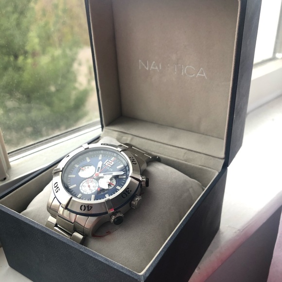 Watch - Picture 3 of 4